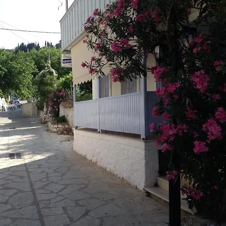 Konstantina Studios * Áyios Nikítas