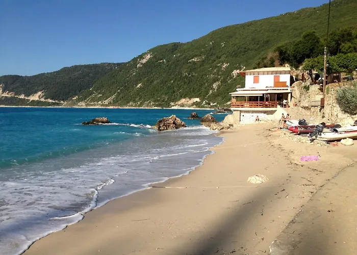 康斯坦蒂娜旅馆 公寓 Áyios Nikítas