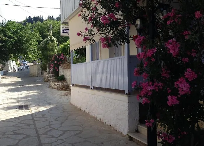 Konstantina Studios * Áyios Nikítas