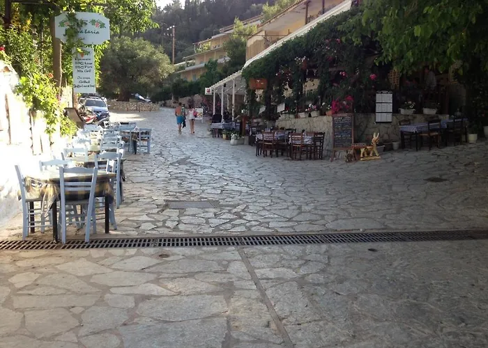 公寓 康斯坦蒂娜旅馆 Áyios Nikítas