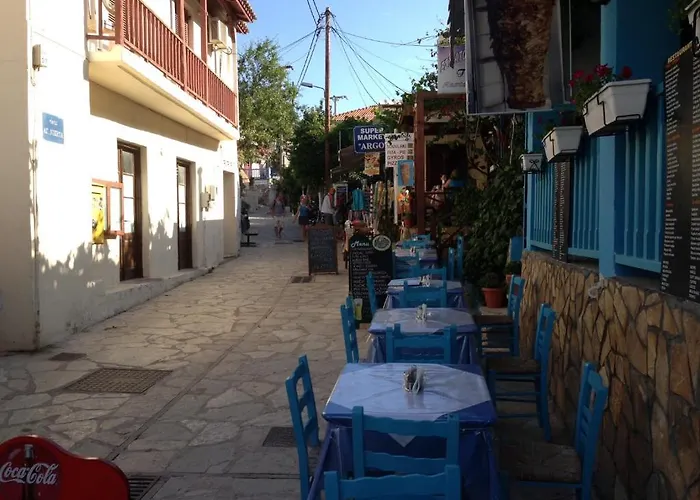 康斯坦蒂娜旅馆 公寓 Áyios Nikítas