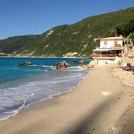 Konstantina Apartmán Áyios Nikítas