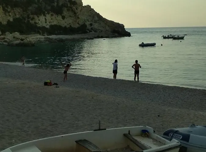 Konstantina Lejlighed Áyios Nikítas